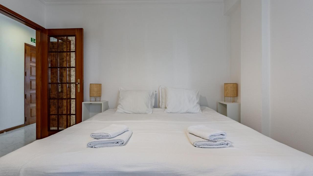 Bright 1Bdr Apartment W/Balcony By Lovelystay Vila Real de Santo António Exteriér fotografie